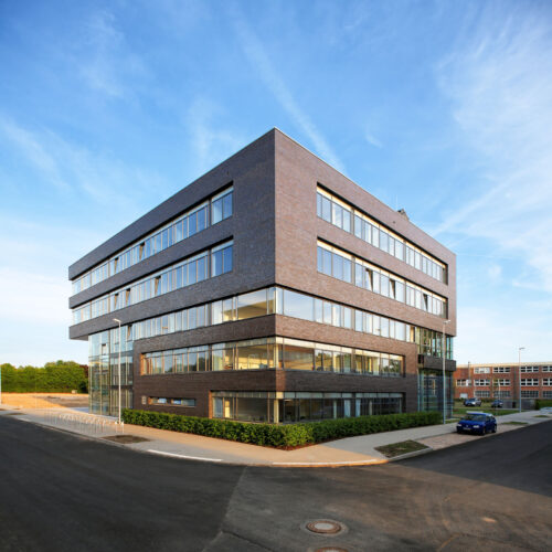 Wissenschaftszentrum Kiel, Wissenschaftspark, Fraunhoferstr 13, D24118 Kiel; Planung: Architektencontor Agather-Scheel (Kiel), Fertigstellung Mrz 2008